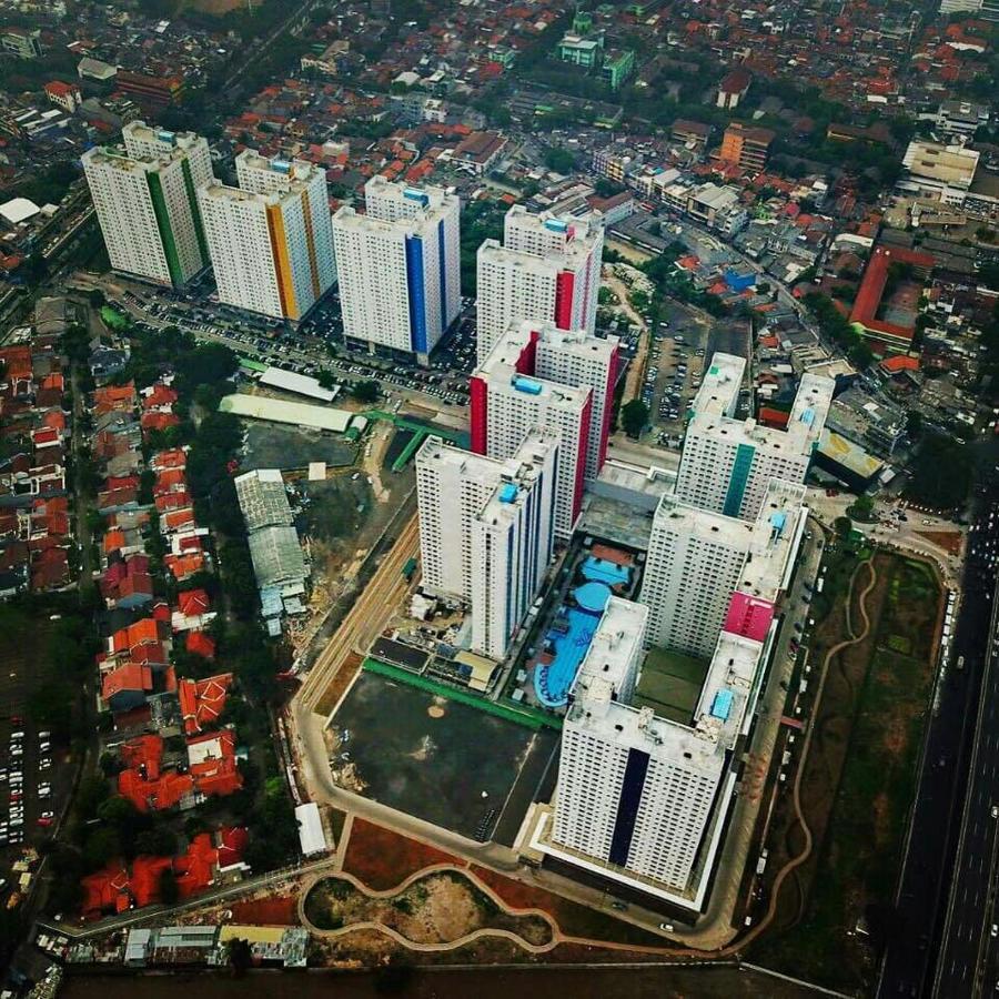 Properti9 At Apartemen Green Pramuka Giacarta Esterno foto