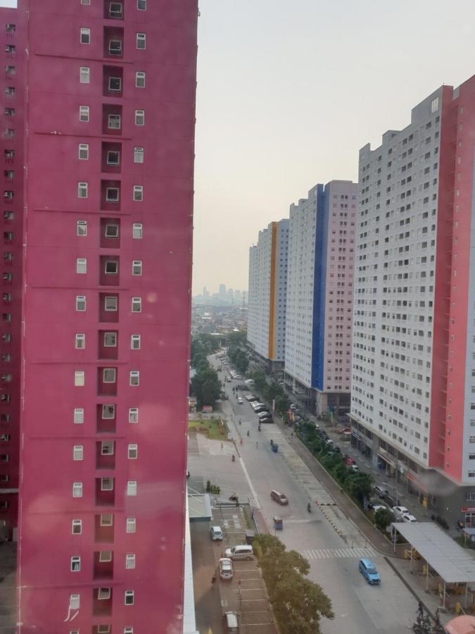 Properti9 At Apartemen Green Pramuka Giacarta Esterno foto